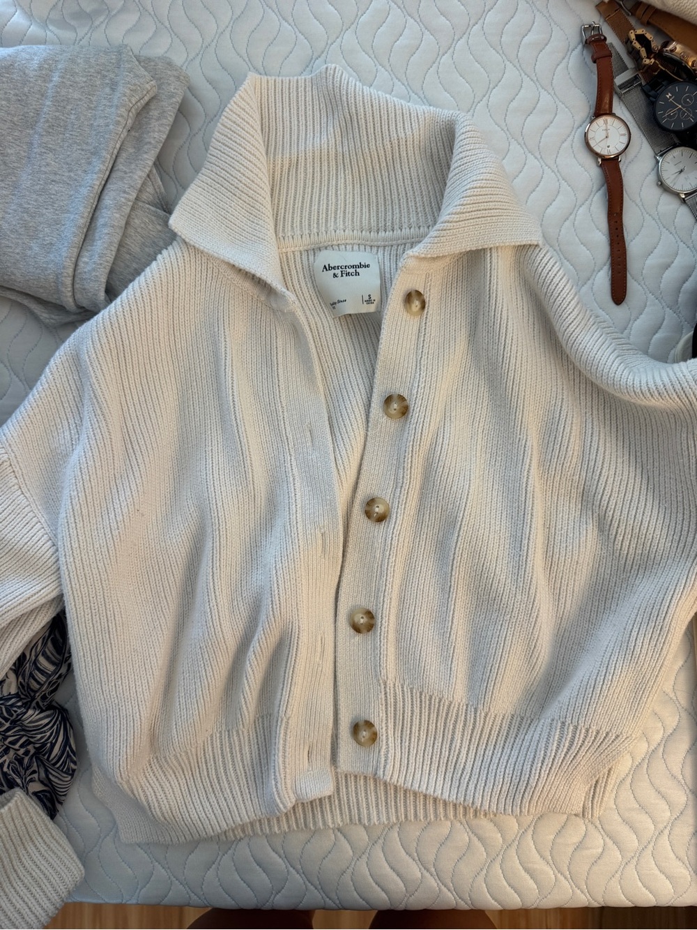 Abercrombie & Fitch Cream Ribbed Button-Front Cardigan
